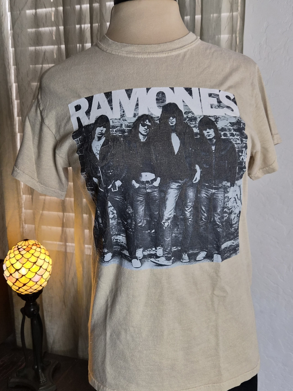 Ramones 1-2-3-4 Graphic Tee in Beige Sized XS, more M #0443